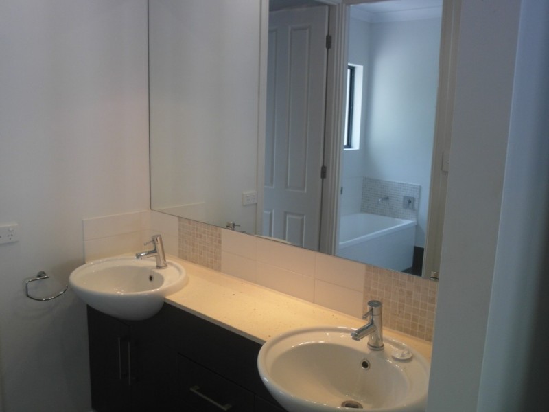 33 Parkinson Ave, Kewarra Beach QLD 4879