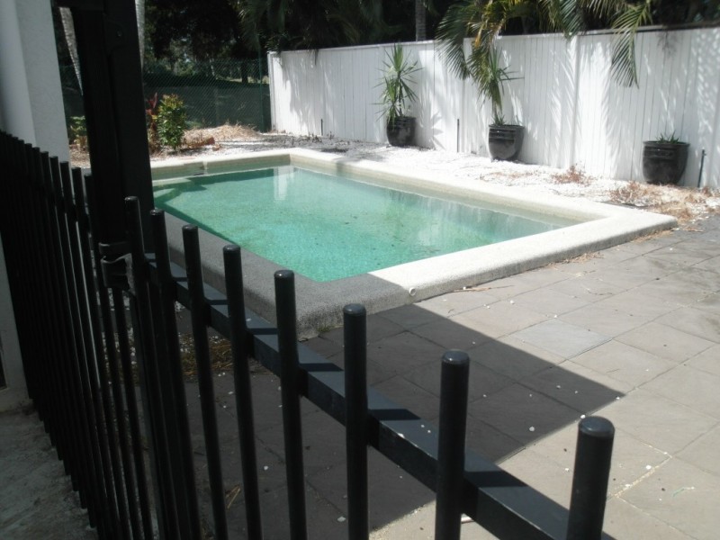 33 Parkinson Ave, Kewarra Beach QLD 4879