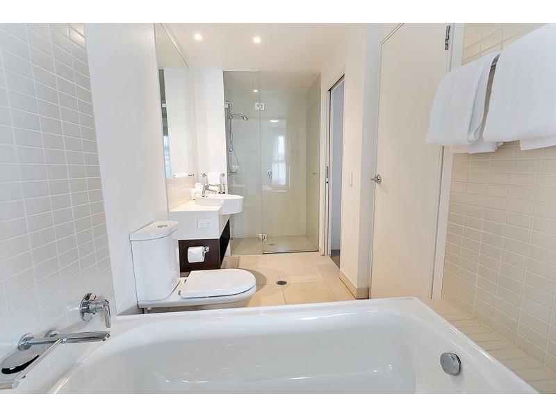 323/1 Marlin Parade., Cairns City QLD 4870