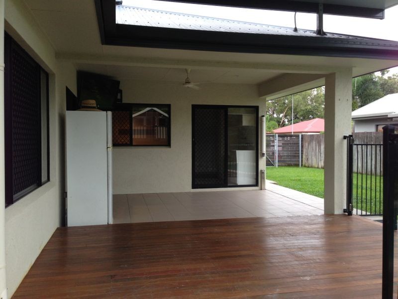 11 Petrie Close, Kewarra Beach QLD 4879