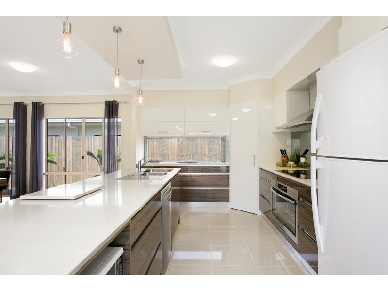 9 Sennfeld Close, Palm Cove QLD 4879
