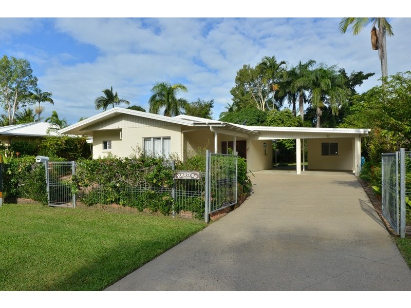 32 Beaver Street, Clifton Beach QLD 4879