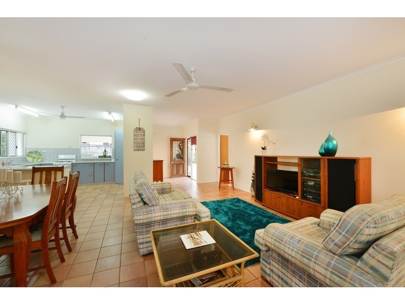 32 Beaver Street, Clifton Beach QLD 4879