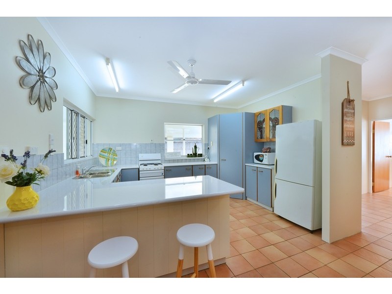 32 Beaver Street, Clifton Beach QLD 4879