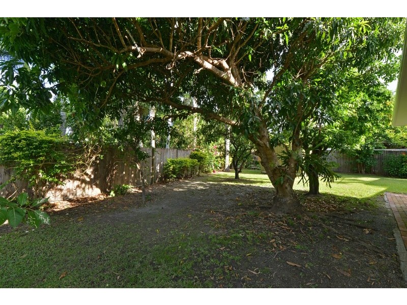 32 Beaver Street, Clifton Beach QLD 4879