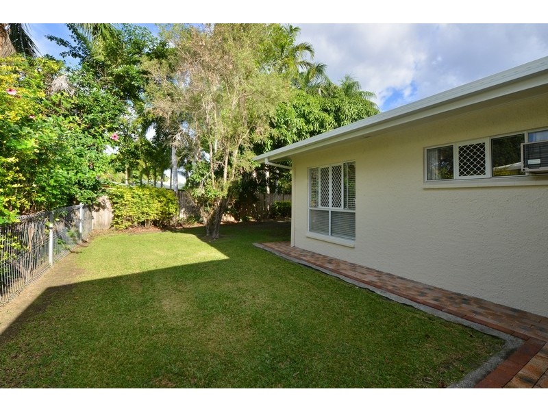 32 Beaver Street, Clifton Beach QLD 4879