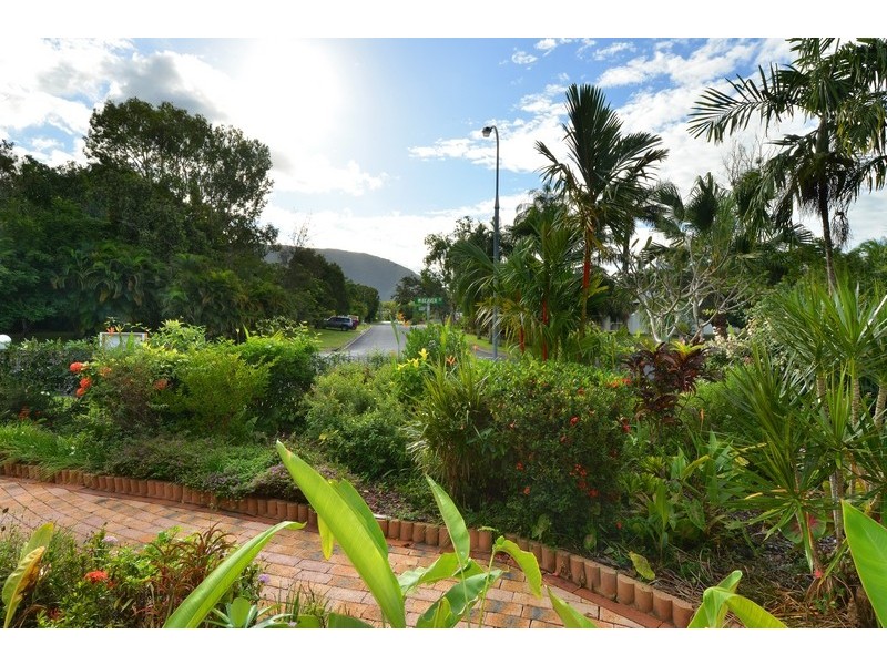 32 Beaver Street, Clifton Beach QLD 4879