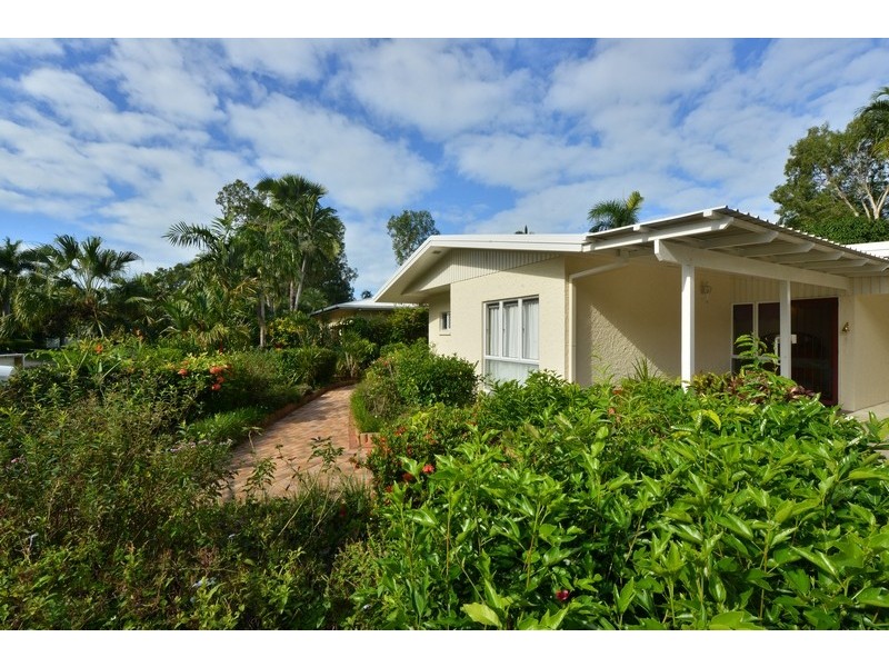 32 Beaver Street, Clifton Beach QLD 4879