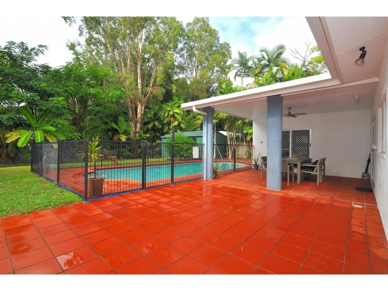 9 St. Crispin St., Clifton Beach QLD 4879
