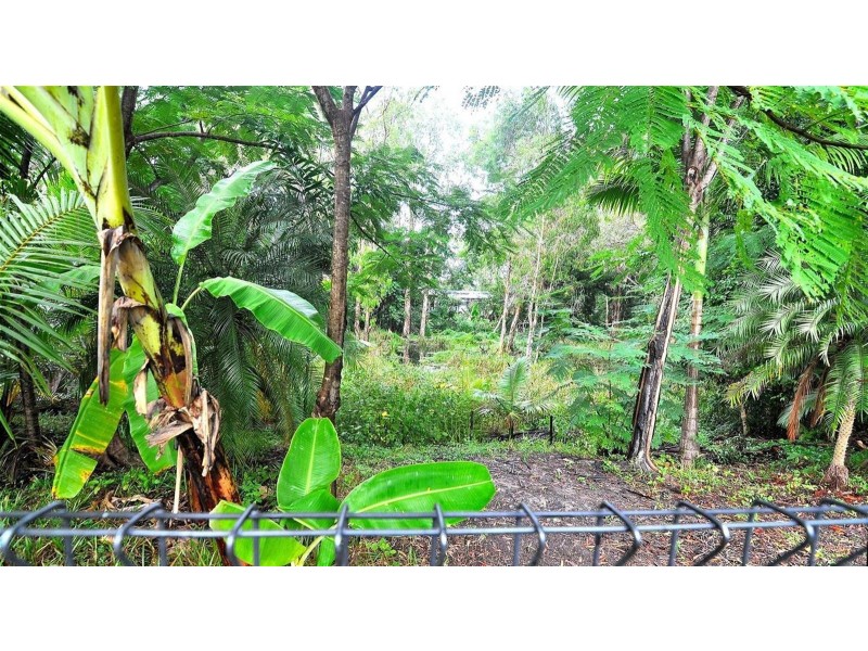 9 St. Crispin St., Clifton Beach QLD 4879