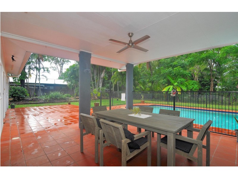 9 St. Crispin St., Clifton Beach QLD 4879