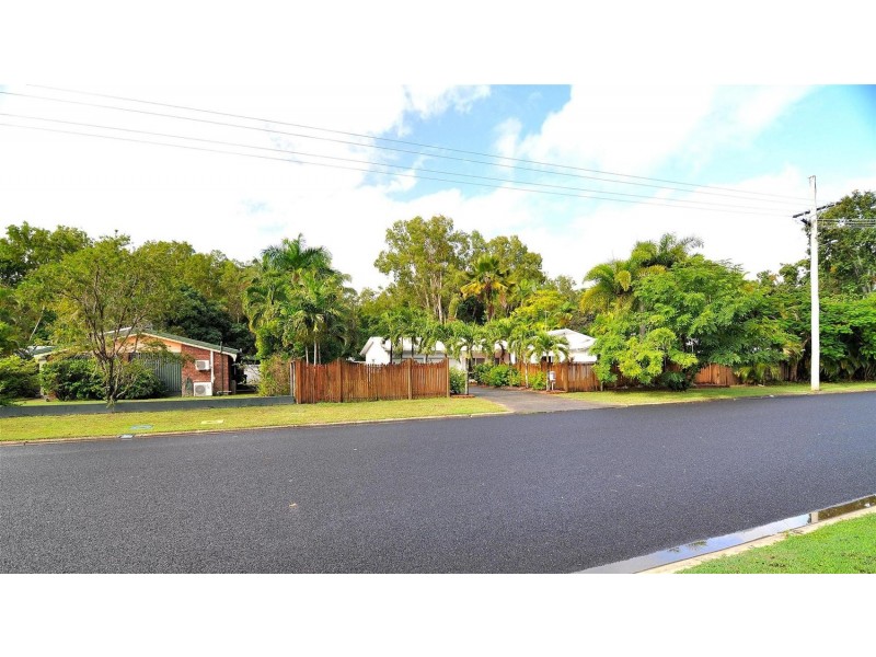 9 St. Crispin St., Clifton Beach QLD 4879