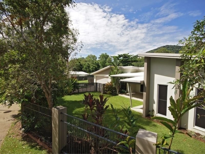 41 Muller St, Palm Cove QLD 4879