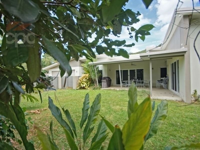 41 Muller St, Palm Cove QLD 4879