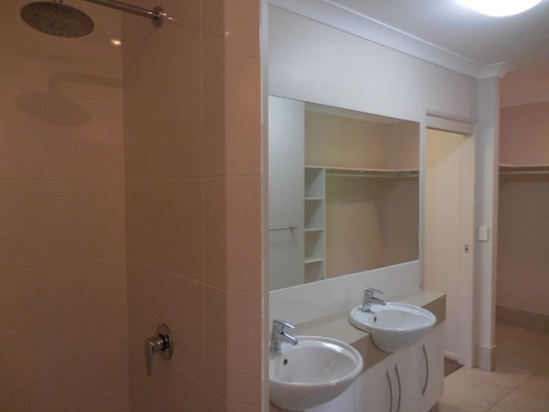 41 Muller St, Palm Cove QLD 4879
