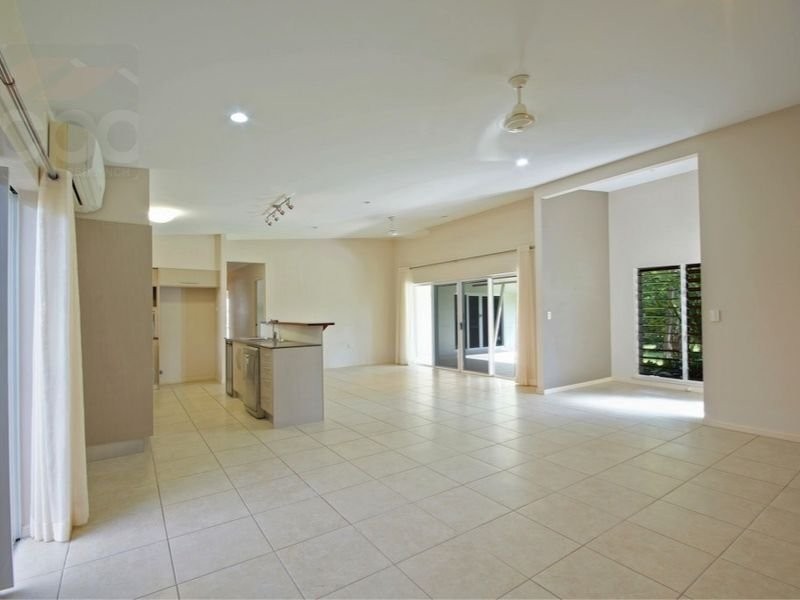 41 Muller St, Palm Cove QLD 4879