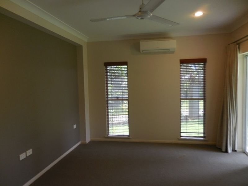 41 Muller St, Palm Cove QLD 4879