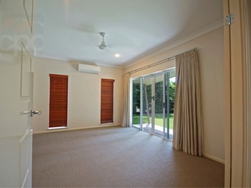 41 Muller St, Palm Cove QLD 4879