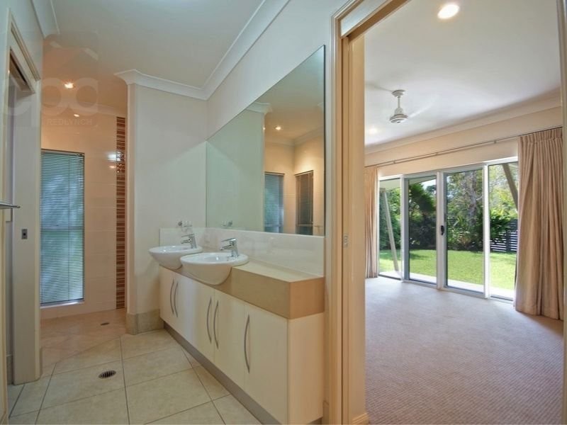 41 Muller St, Palm Cove QLD 4879