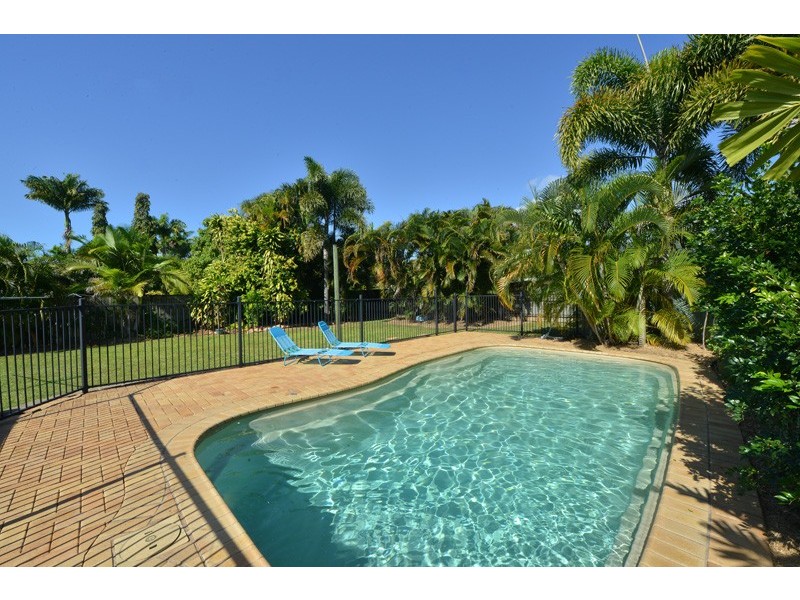 27 Cairnwell Street, Smithfield QLD 4878