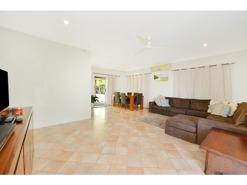 27 Cairnwell Street, Smithfield QLD 4878