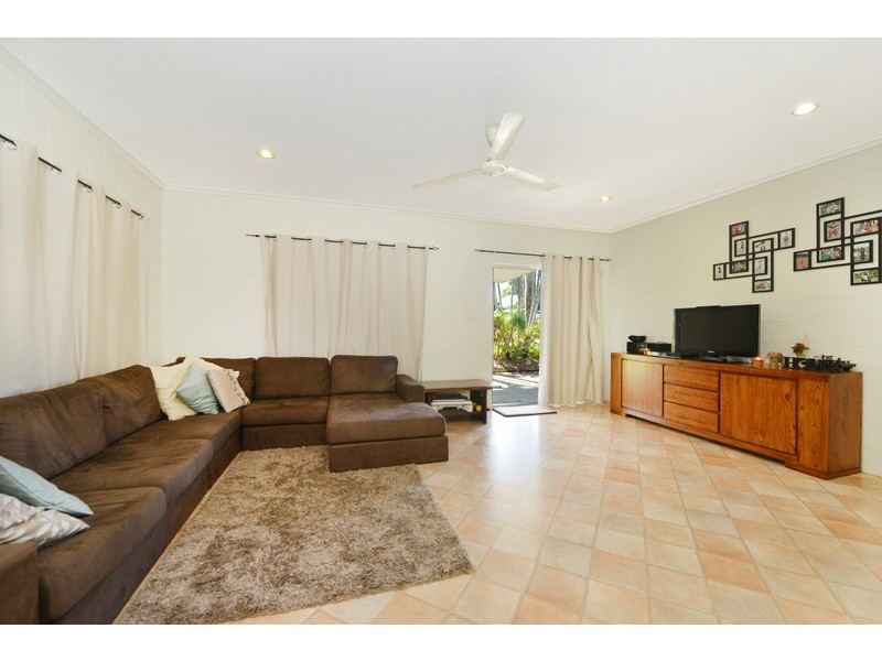 27 Cairnwell Street, Smithfield QLD 4878