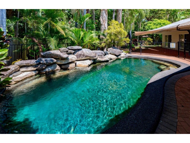 7 Whitehaven Court, Clifton Beach QLD 4879