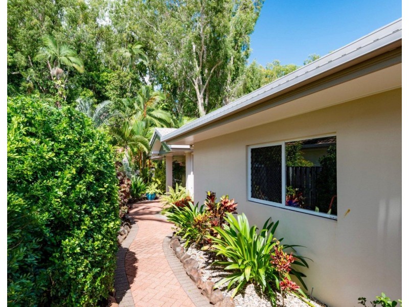 7 Whitehaven Court, Clifton Beach QLD 4879