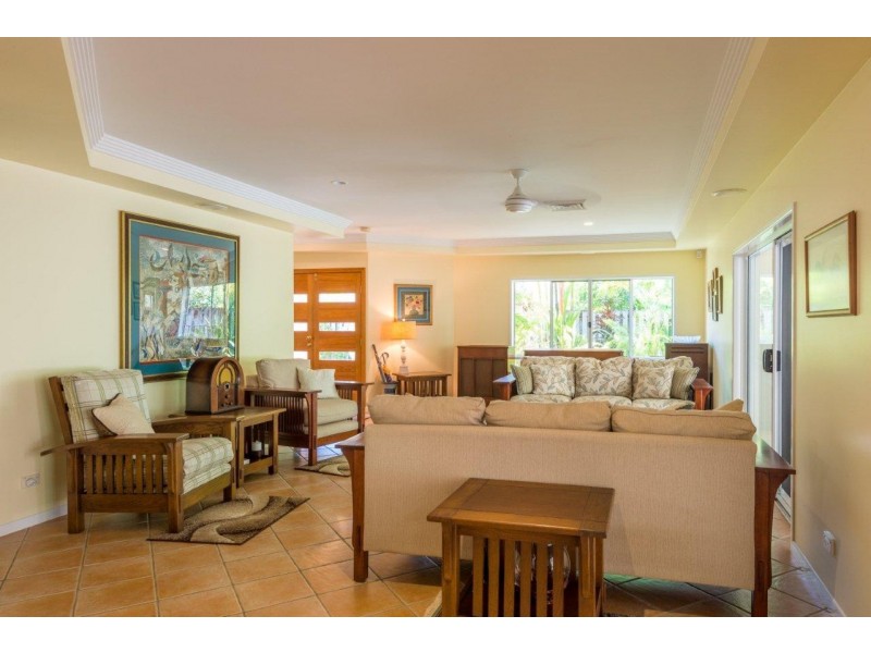 7 Whitehaven Court, Clifton Beach QLD 4879