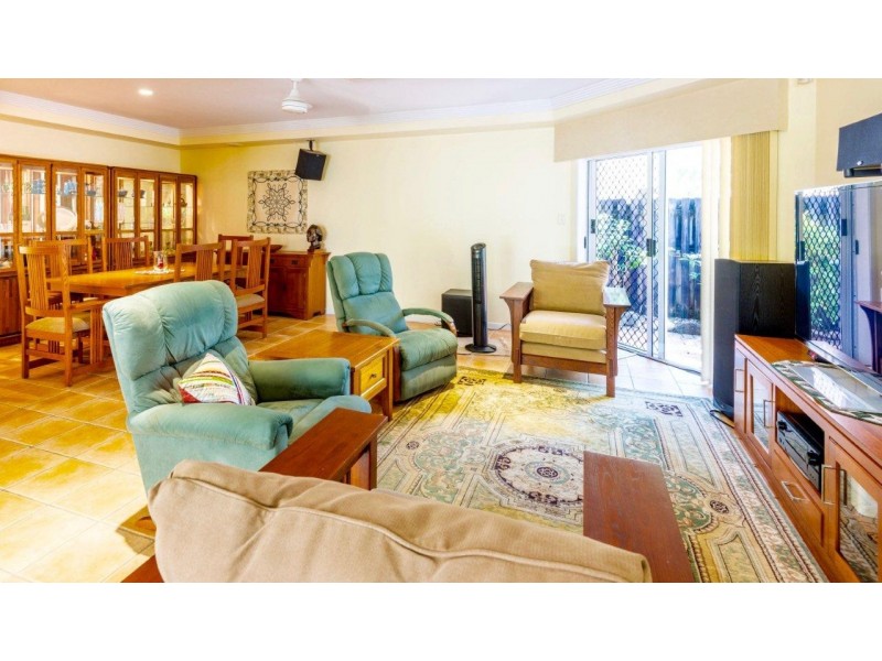 7 Whitehaven Court, Clifton Beach QLD 4879