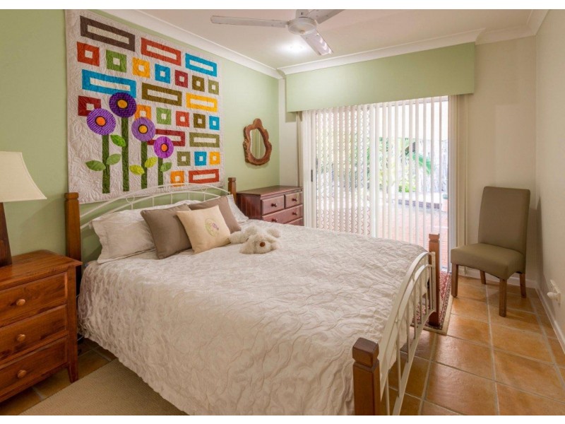 7 Whitehaven Court, Clifton Beach QLD 4879