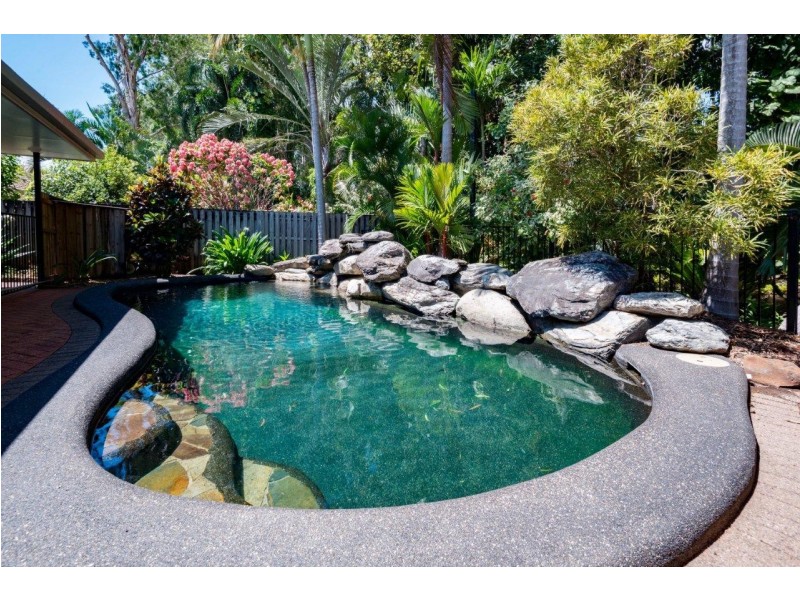 7 Whitehaven Court, Clifton Beach QLD 4879