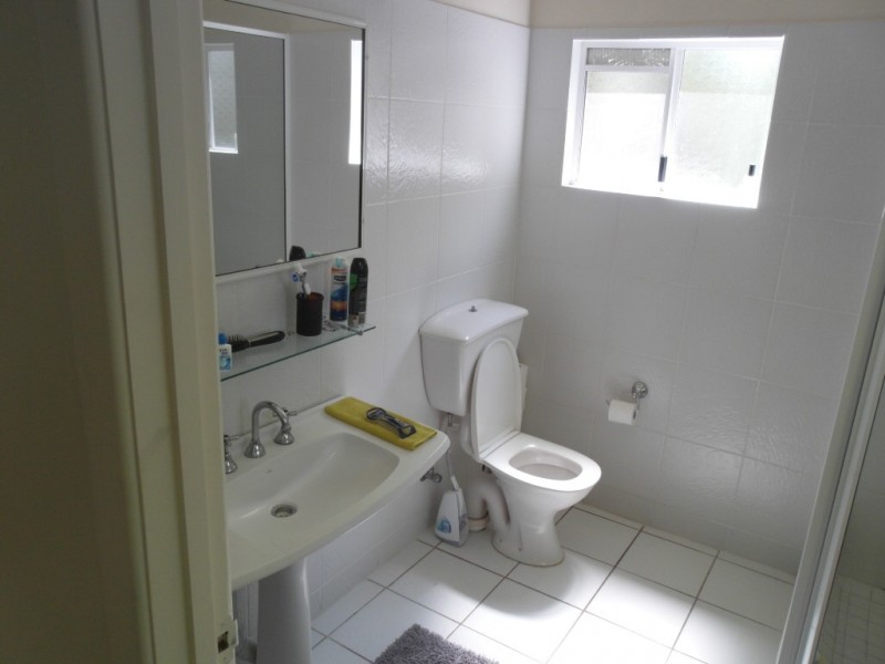 6 Satellite St, Clifton Beach QLD 4879