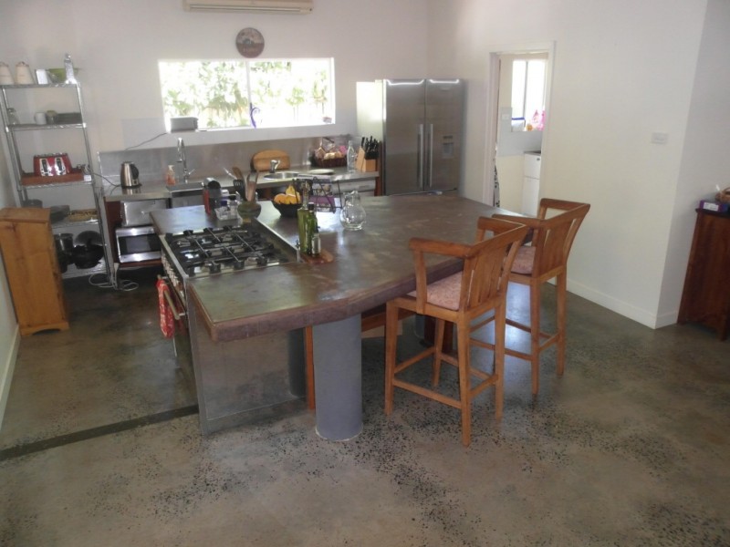 6 Satellite St, Clifton Beach QLD 4879