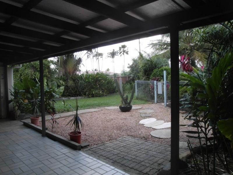 5 Morobe Close, Trinity Beach QLD 4879