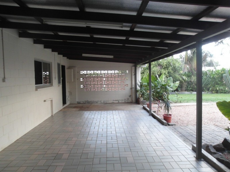 5 Morobe Close, Trinity Beach QLD 4879