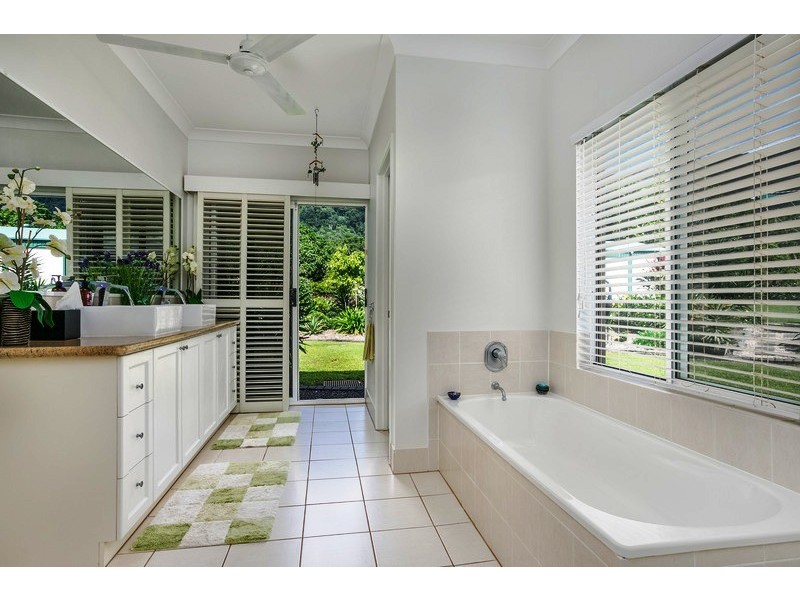 6-8 Hicks Close, Kewarra Beach QLD 4879