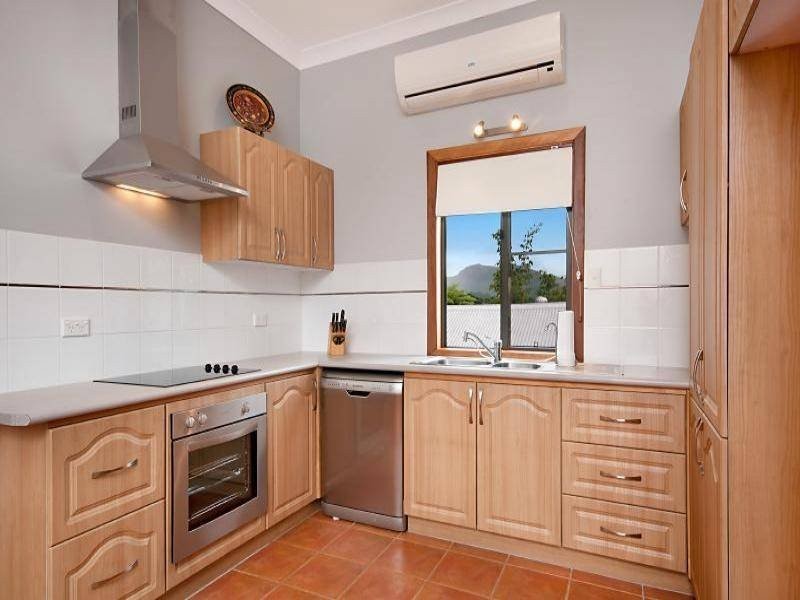 11 Martin St, Freshwater QLD 4870