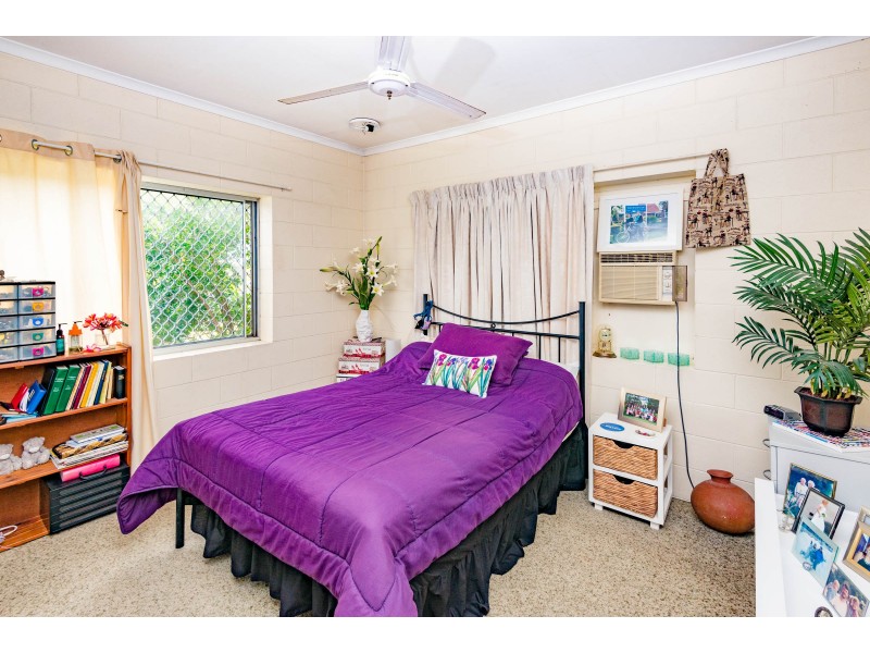 1 Deshon Street, Whitfield QLD 4870