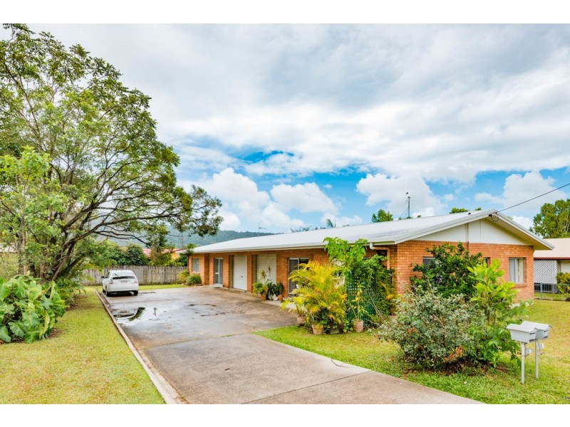 1 Deshon Street, Whitfield QLD 4870