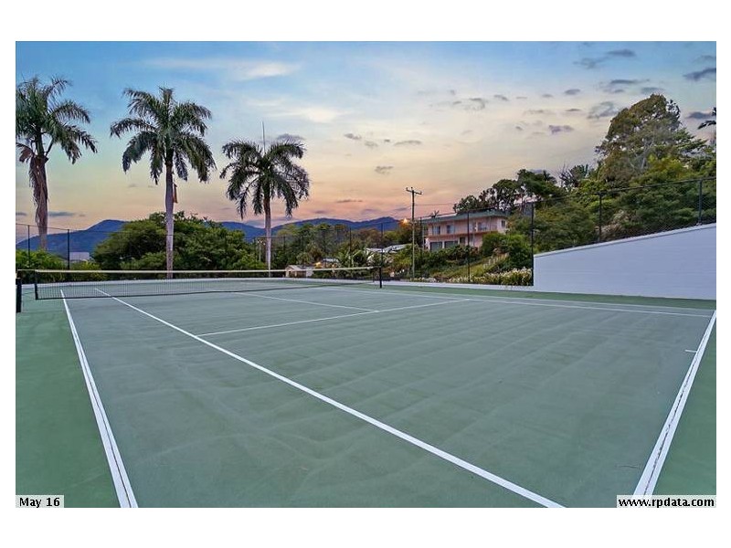 70/8-14 Munro Terrace, Mooroobool QLD 4870