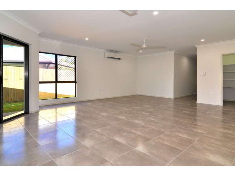 13 Hideaway Close, Palm Cove QLD 4879