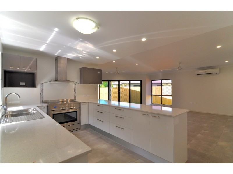 13 Hideaway Close, Palm Cove QLD 4879