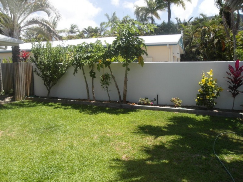 57 Cedar Rd, Palm Cove QLD 4879