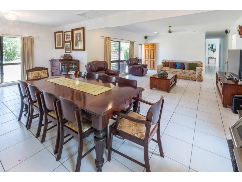 59 Survey St., Smithfield QLD 4878