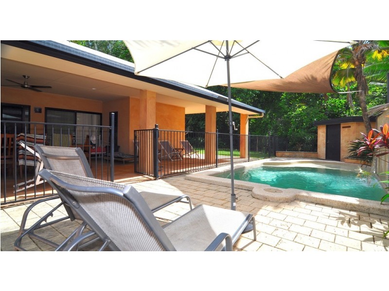 10 Barrier Close, Clifton Beach QLD 4879