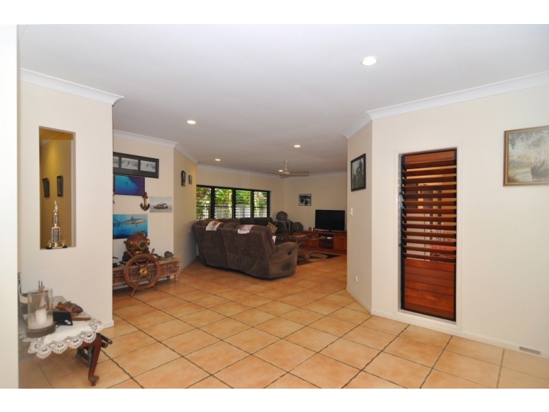 10 Barrier Close, Clifton Beach QLD 4879