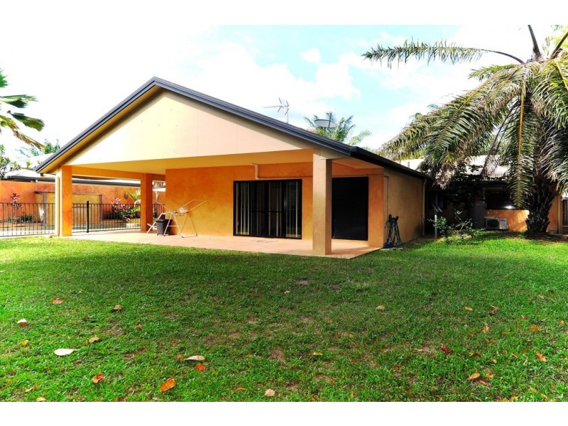 10 Barrier Close, Clifton Beach QLD 4879