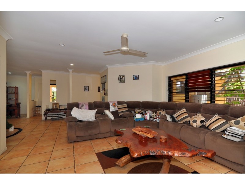 10 Barrier Close, Clifton Beach QLD 4879