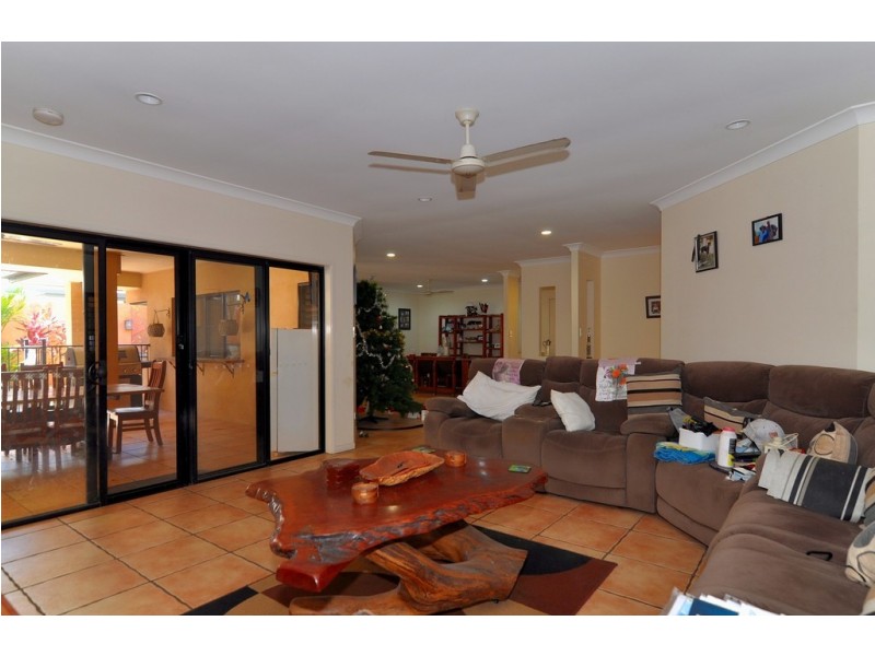 10 Barrier Close, Clifton Beach QLD 4879
